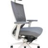 Balto rėmo ergonominė kėdė Arholma white HRU su tinkliuko atlošu.