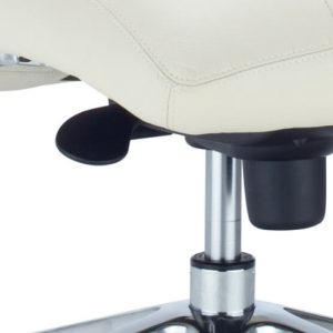 Ergonominė kėdė Chester su sinchroniniu mechanizmu.