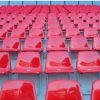 Sporto arenų kėdės Omega pagamintos iš tvirto plastiko.