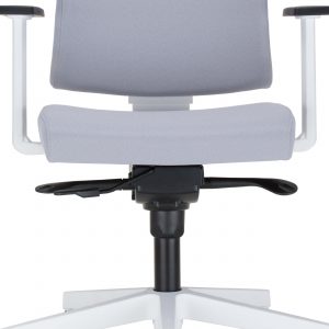 Ergonominė kėdė Navigo su sinchroniniu mechanizmu.