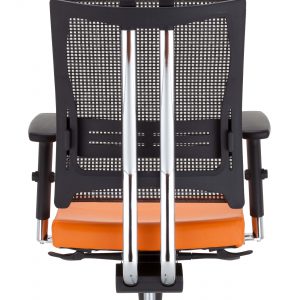Ergonominė kėdė @-Motion su poliruoto aliuminio rėmu.