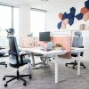 Ergonominė kėdė Xilium su gobelenu apmuštu atlošu.