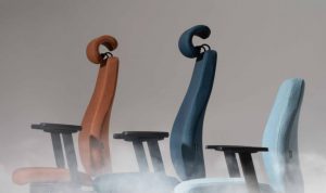 Ergonomic chair Bjarg with armrests.
