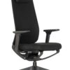 Ergonominė kėdė Solberg HRU su tinkleliu aptrauktu atlošu ir sėdyne.