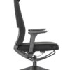 Ergonominė kėdė Solberg HRU su tinkleliu aptrauktu atlošu ir sėdyne.