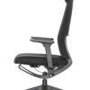 Ergonominė kėdė Solberg HRU su tinkleliu aptrauktu atlošu ir sėdyne.